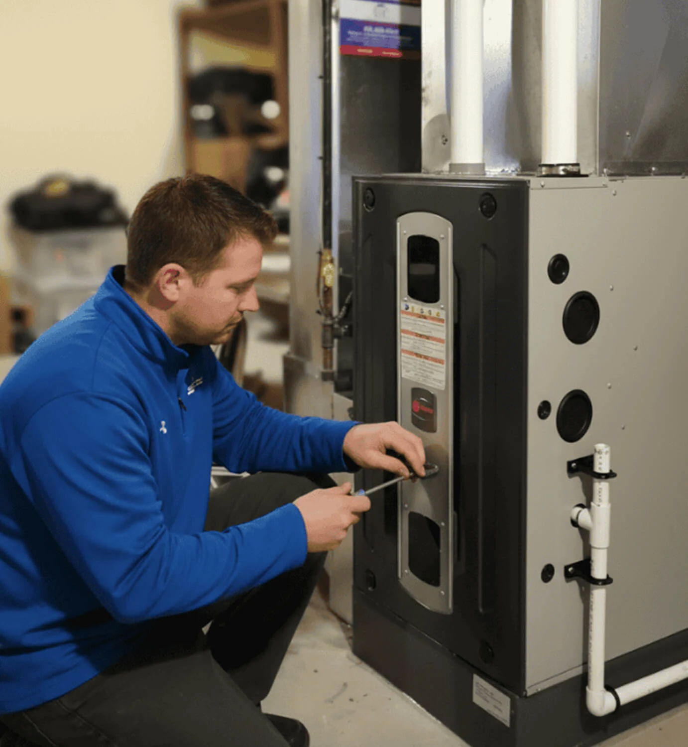 Detailed furnace check-up by a professional in Paris to ensure optimal performance - LG Home Comfort